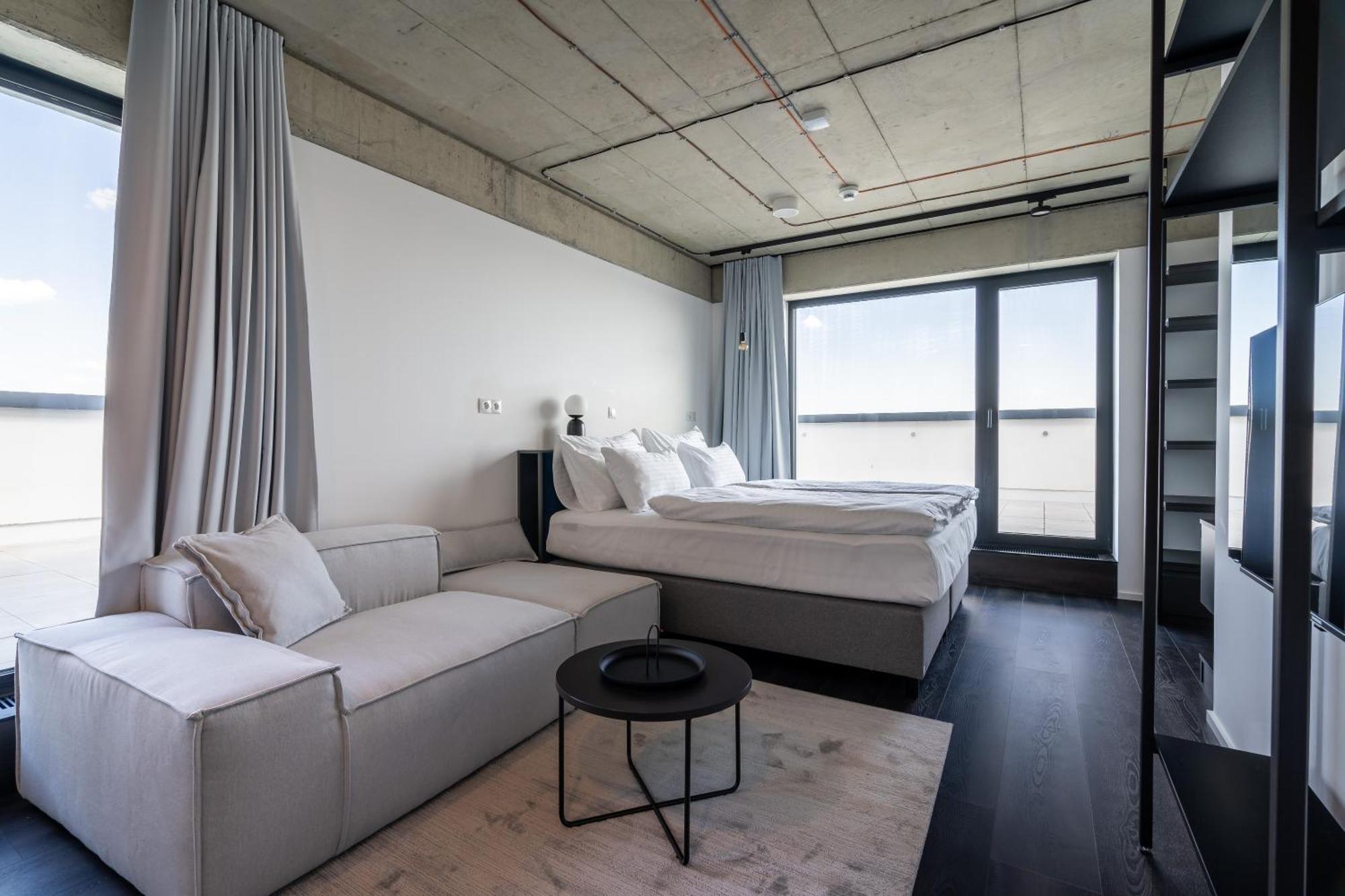 Honest Ricany Chambre photo